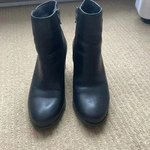 ARTICA Leather Ankle Boots, small medium heel, black, size 8.